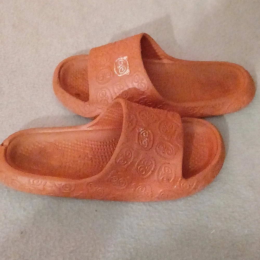 Women's Red Slides - Picture 6 of 8